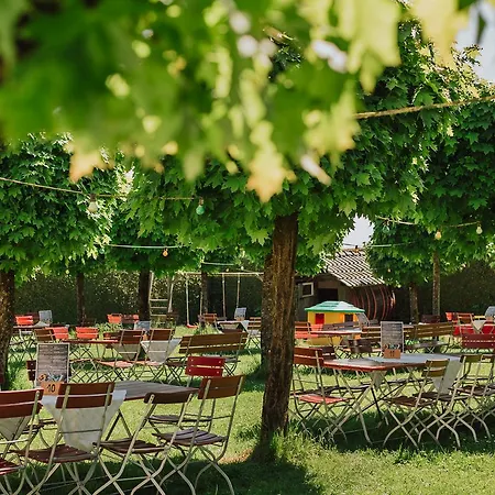 Gaestehaus Hoetzl Гостевой дом 3*