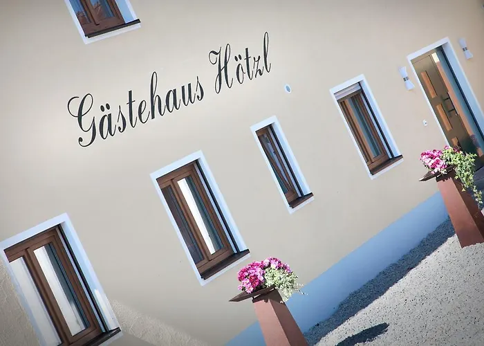 Gaestehaus Hoetzl Гостевой дом 3*